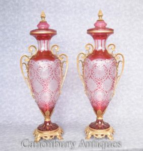 Paar Französisches Glas Reich Amphora Vasen Urnen Lidded Urne