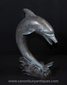 Bronze-Delphin-Brunnen-Statue-Schweinswal-Wasser-Eigenschaft
