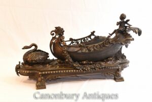 Bronze Cherub Boat Herzstück - French Swan Vase Casting