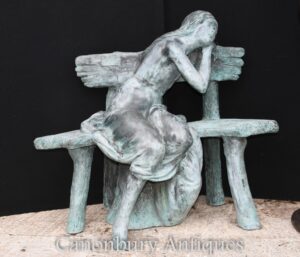 Lifesize Bronze Bank Sleeping Maiden Klassische Statue