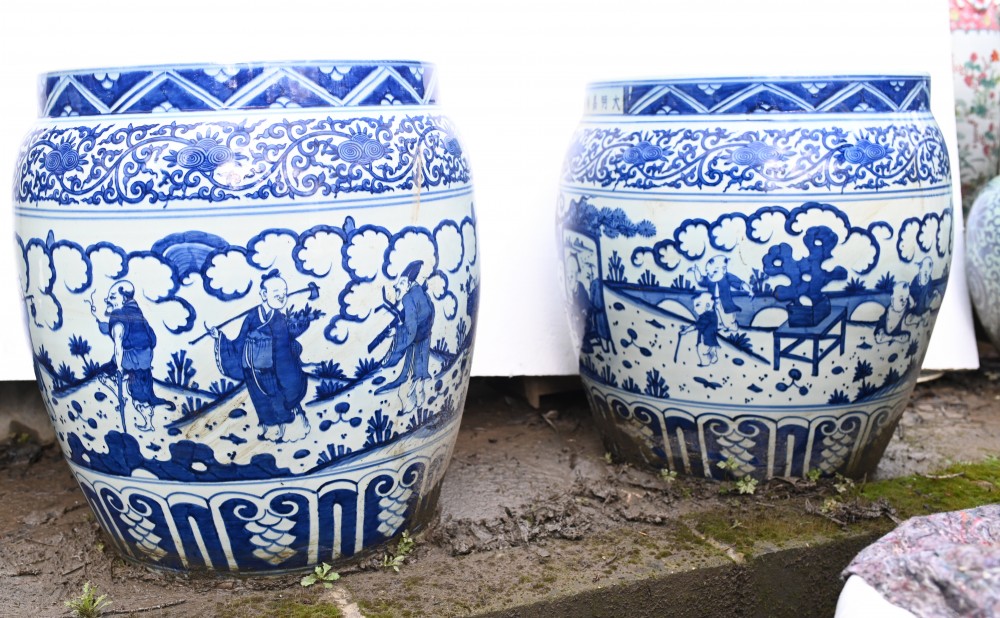 Große Pflanzgefäße aus blauem und weißem Porzellan, chinesisches Nanking-China